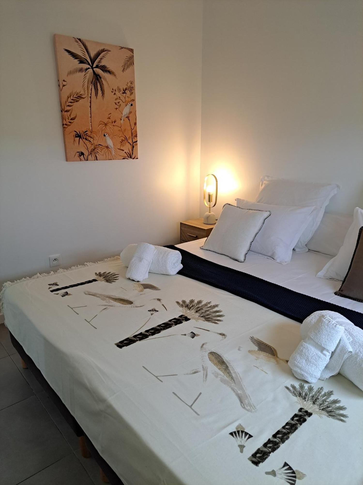 Les Villas Jalnas Logement Hateya 莱特鲁瓦西莱 外观 照片